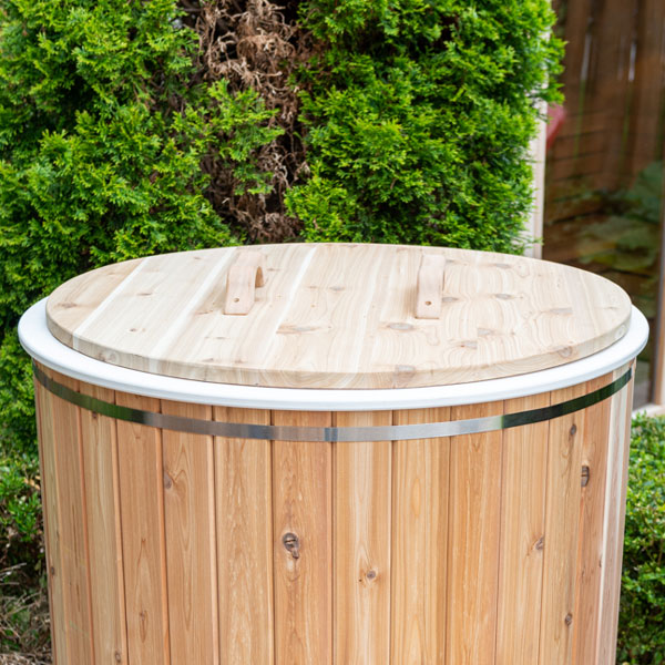 Dundalk Baltic Plunge Tub w/Cover